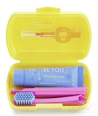 Curaprox Travel Set zubná kefka + CPS medzizubné kefky 2 ks + zubná pasta 10 ml darčeková sada, žltý